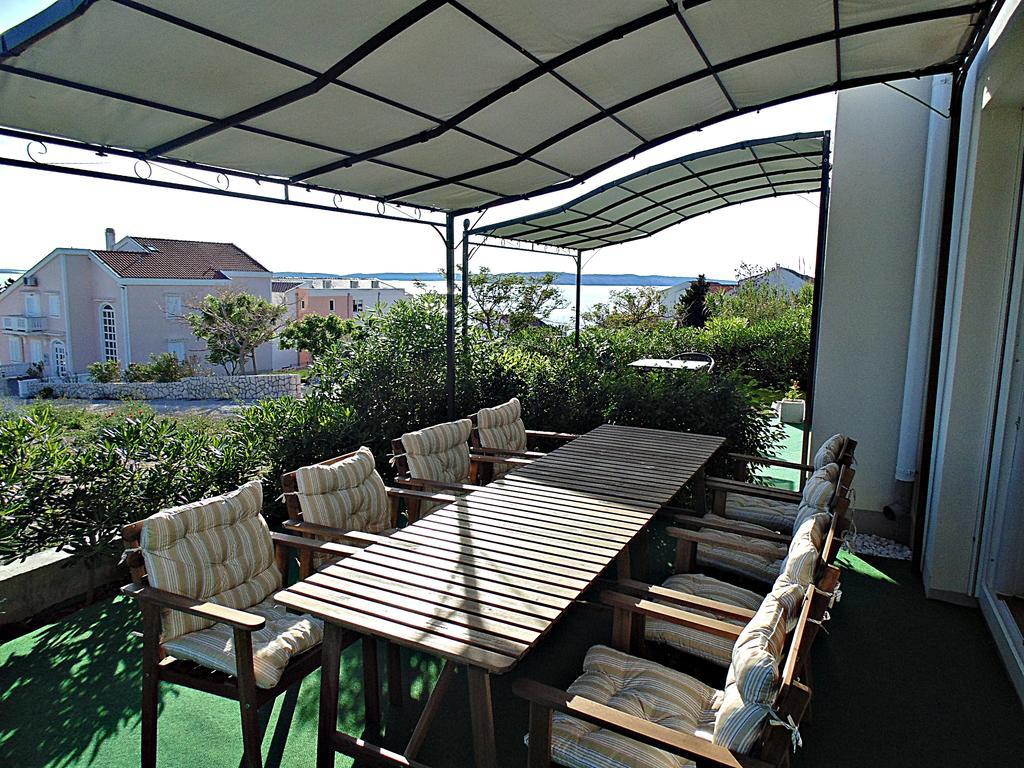 House Natali 70M From The Beach - Free Ev Top Up Rtina Exterior foto