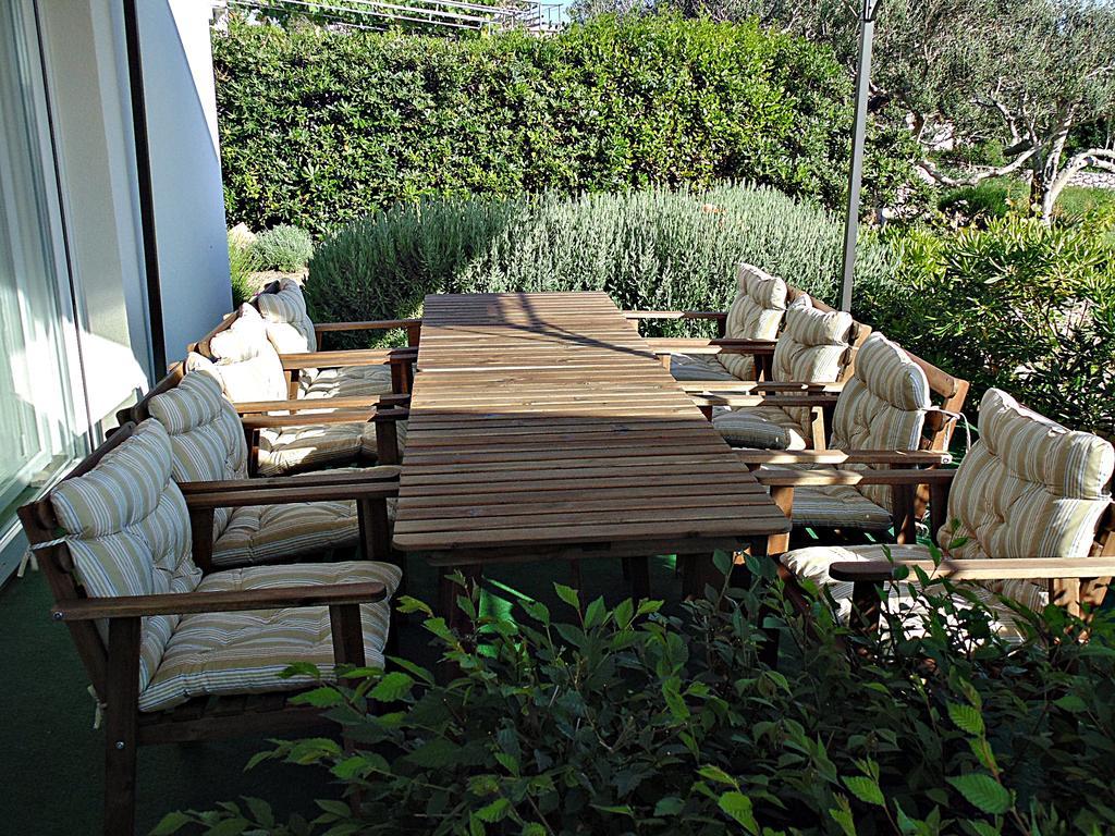 House Natali 70M From The Beach - Free Ev Top Up Rtina Exterior foto
