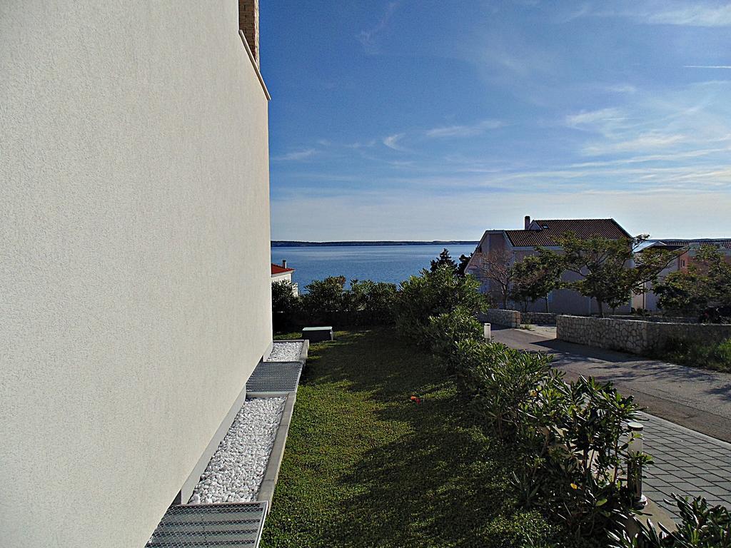 House Natali 70M From The Beach - Free Ev Top Up Rtina Exterior foto