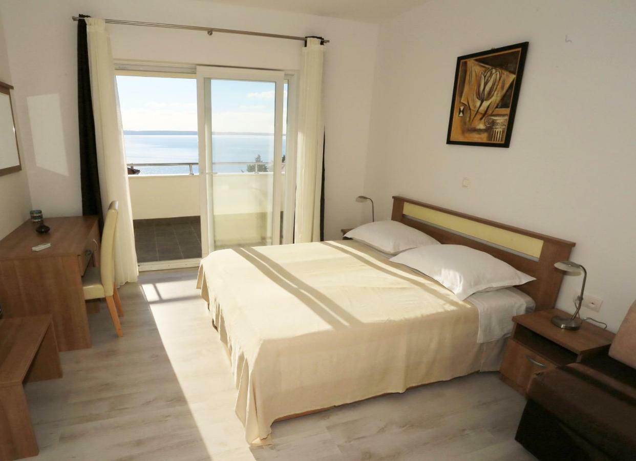 House Natali 70M From The Beach - Free Ev Top Up Rtina Exterior foto